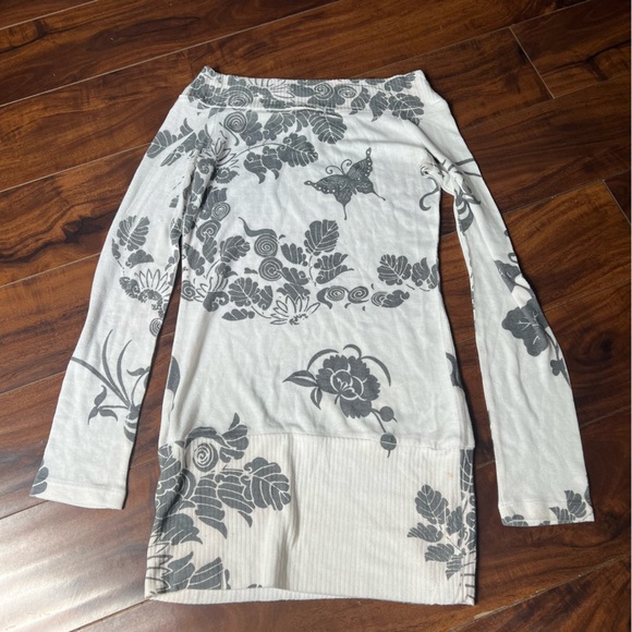 Y2K Light Gray Knit Top - Picture 2 of 3